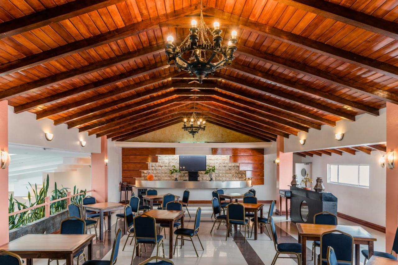 Hotel Libertador 로하 외부 사진