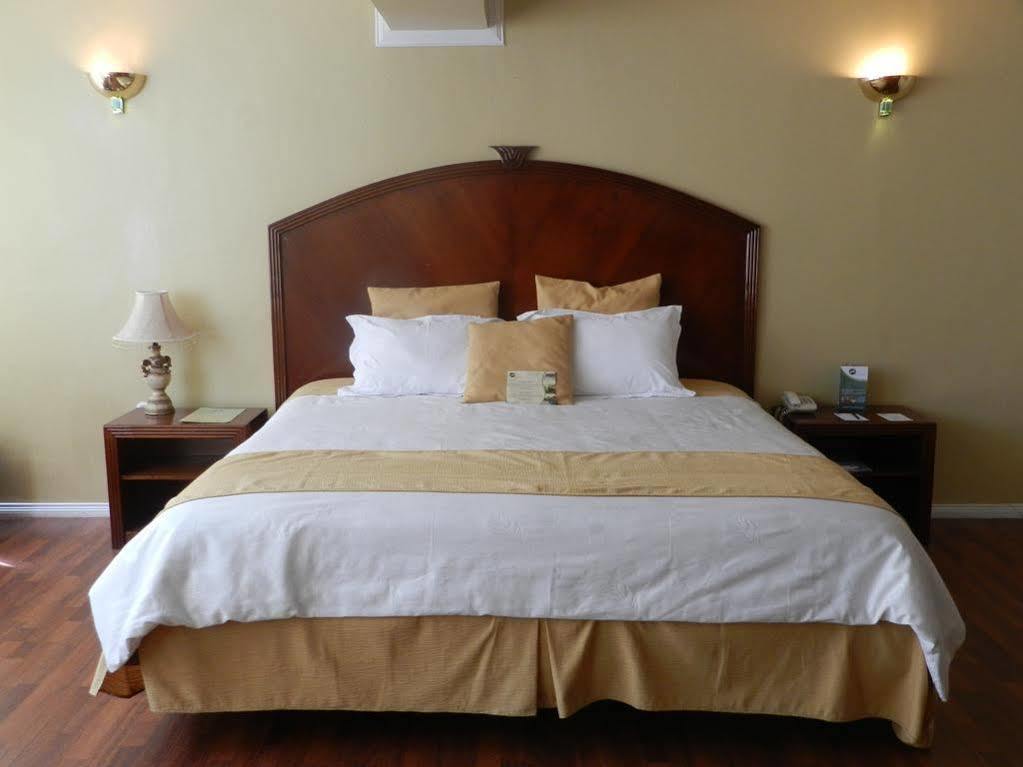 Hotel Libertador 로하 외부 사진