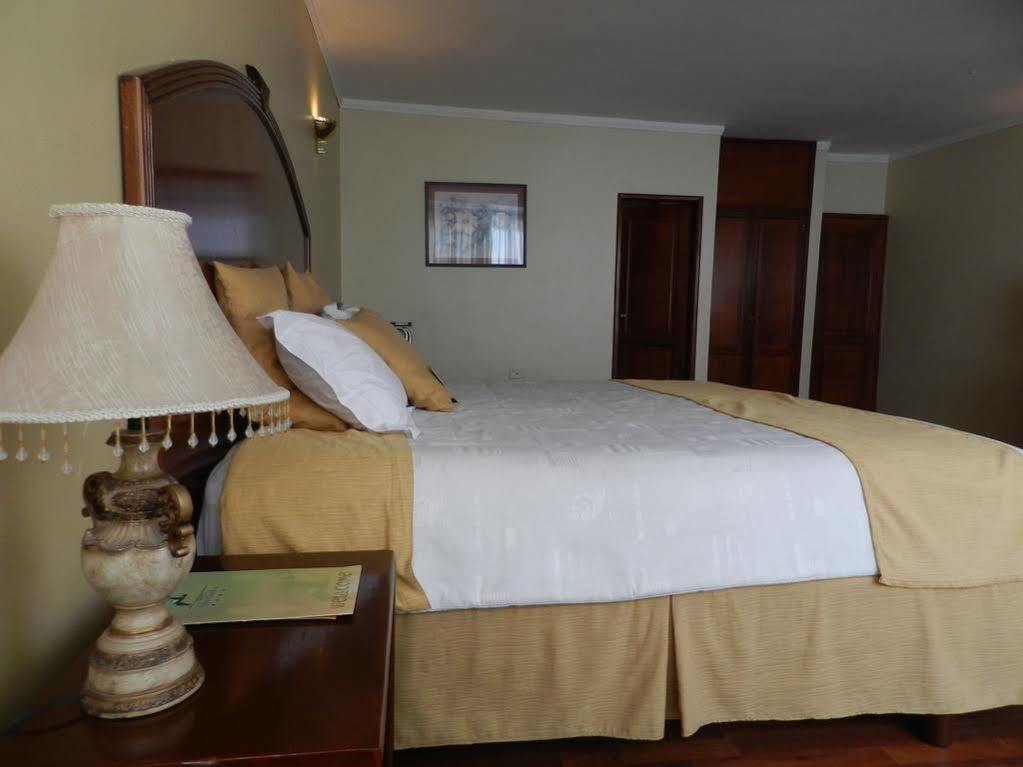 Hotel Libertador 로하 외부 사진