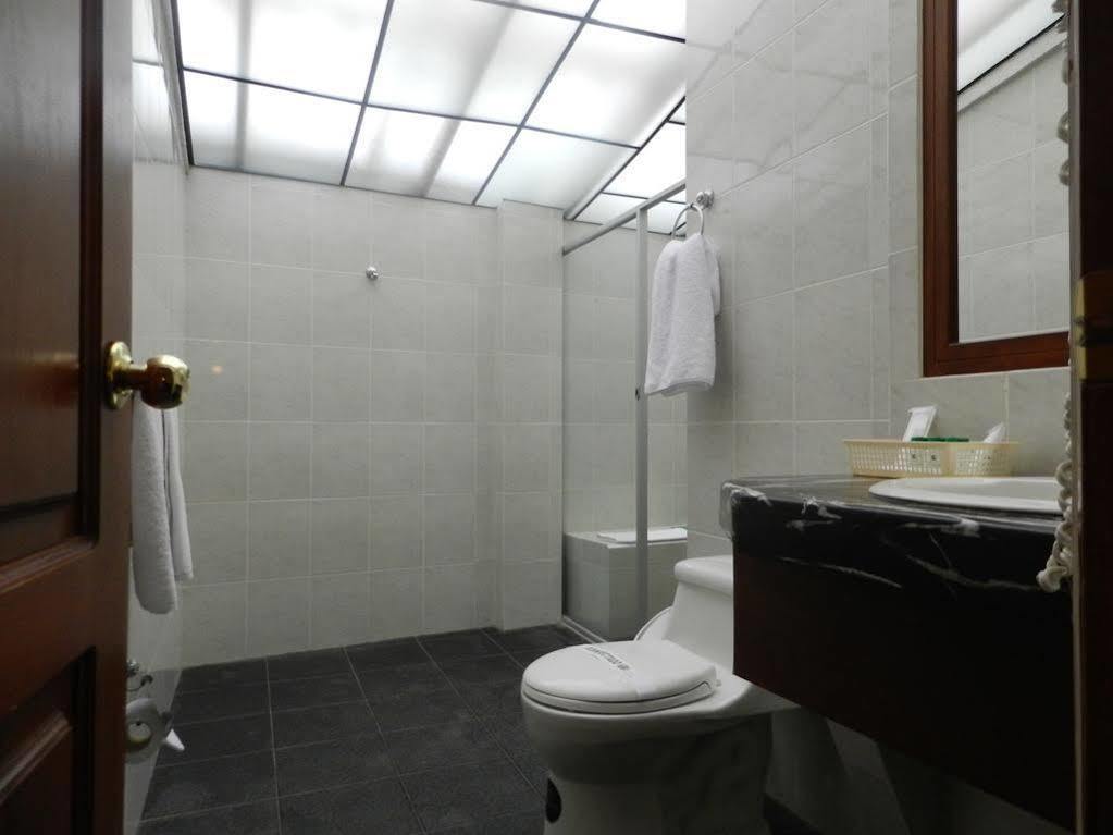 Hotel Libertador 로하 외부 사진